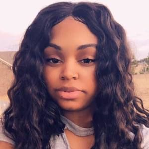 Meet your Posher, Khadijah